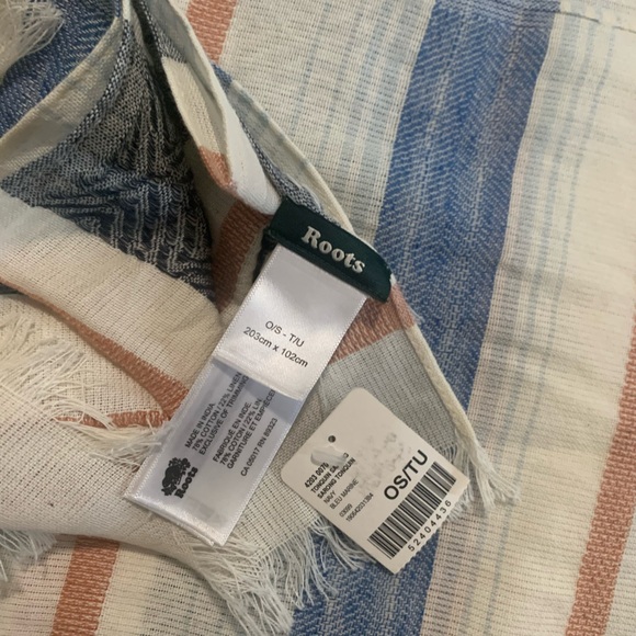 Large Roots Scarf - Picture 2 of 2